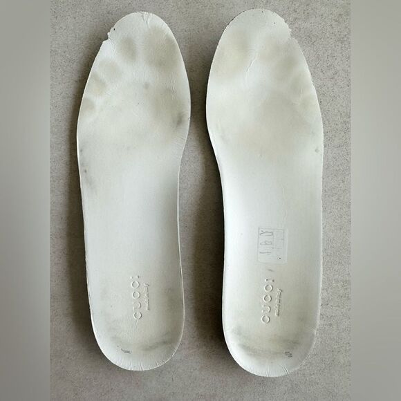 Gucci White Leather Embroidered Ladybug And Pineapple Ace Sneakers Size 36.5 - Picture 15 of 15